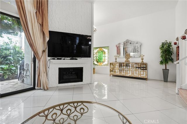 5205 White Oak Avenue 3, Encino, CA 91316