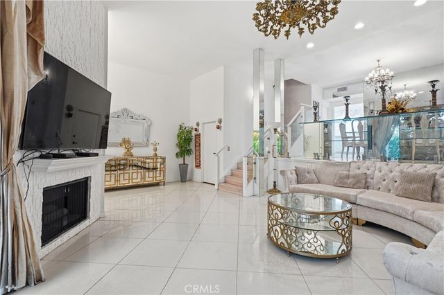 5205 White Oak Avenue 3, Encino, CA 91316