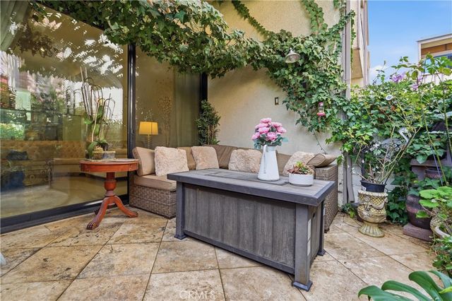 5205 White Oak Avenue 3, Encino, CA 91316