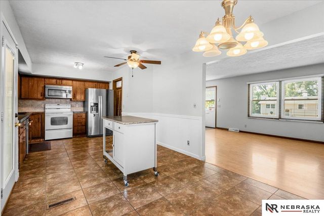 9448 Ames Avenue, Omaha, NE 68134