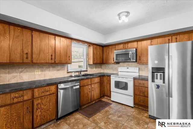 9448 Ames Avenue, Omaha, NE 68134