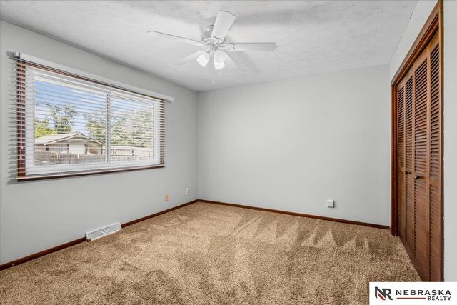 9448 Ames Avenue, Omaha, NE 68134