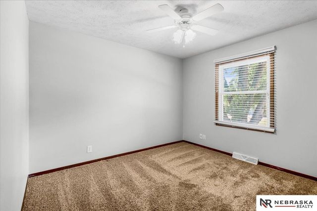 9448 Ames Avenue, Omaha, NE 68134