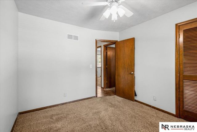 9448 Ames Avenue, Omaha, NE 68134