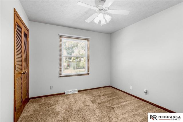9448 Ames Avenue, Omaha, NE 68134