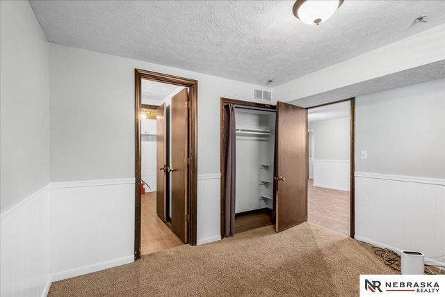 9448 Ames Avenue, Omaha, NE 68134