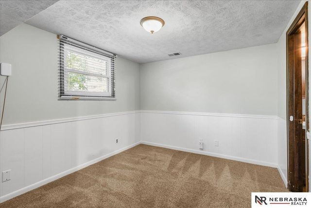 9448 Ames Avenue, Omaha, NE 68134