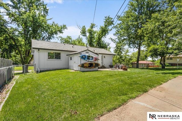 9448 Ames Avenue, Omaha, NE 68134