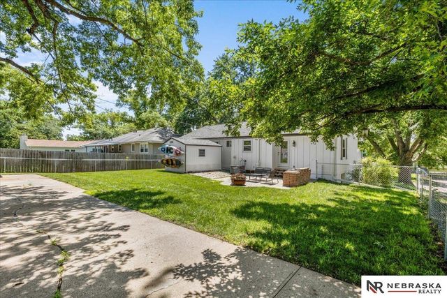 9448 Ames Avenue, Omaha, NE 68134