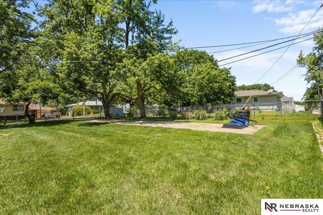 9448 Ames Avenue, Omaha, NE 68134