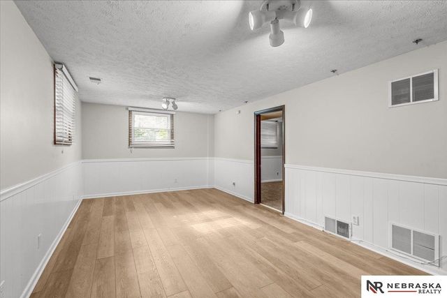 9448 Ames Avenue, Omaha, NE 68134