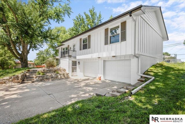 9448 Ames Avenue, Omaha, NE 68134
