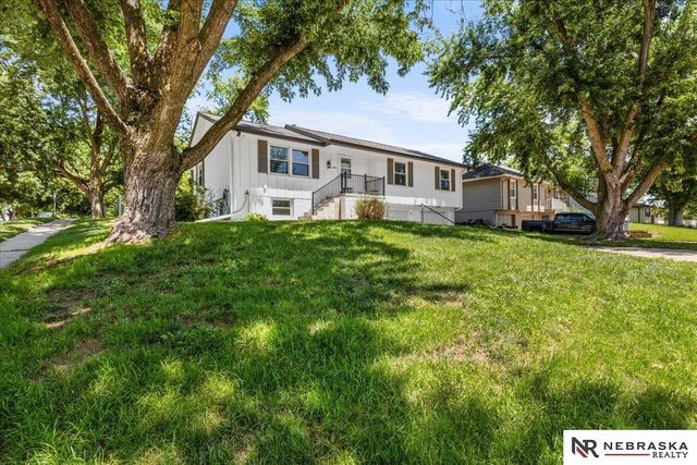 9448 Ames Avenue, Omaha, NE 68134