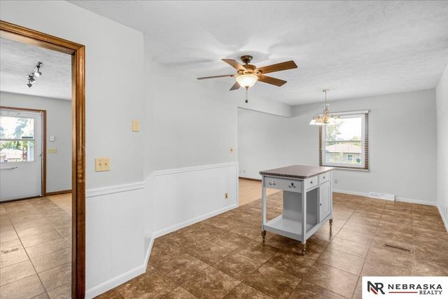 9448 Ames Avenue, Omaha, NE 68134