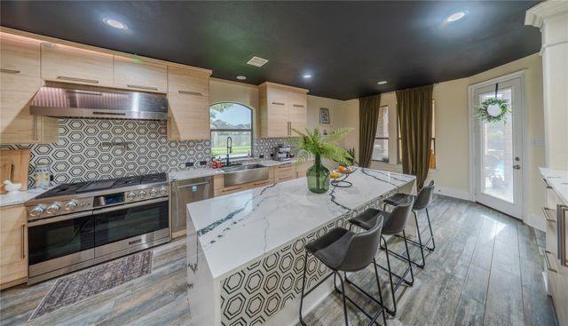 4318 Long Climb Canyon, Humble, TX 77396