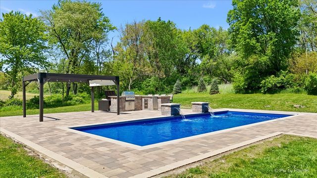 16614 Harmony Road, Huntley, IL 60142