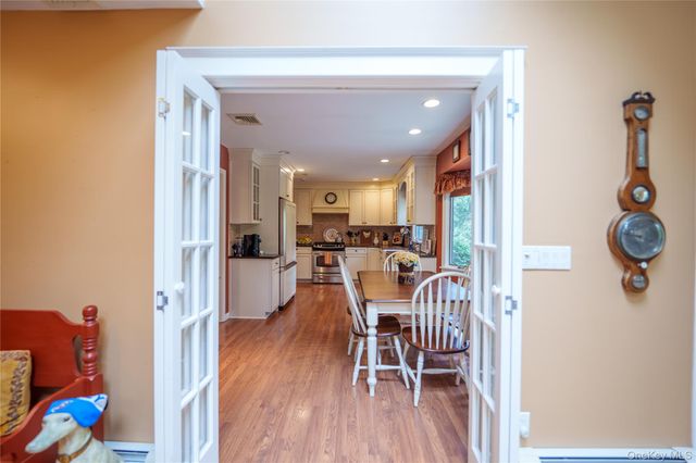 54 Farmington Lane, Melville, NY 11747