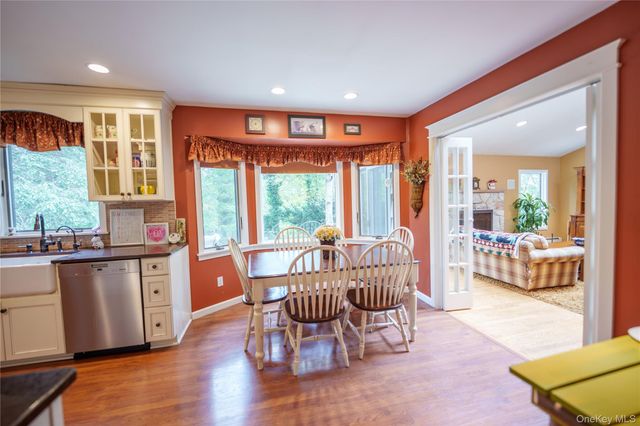 54 Farmington Lane, Melville, NY 11747