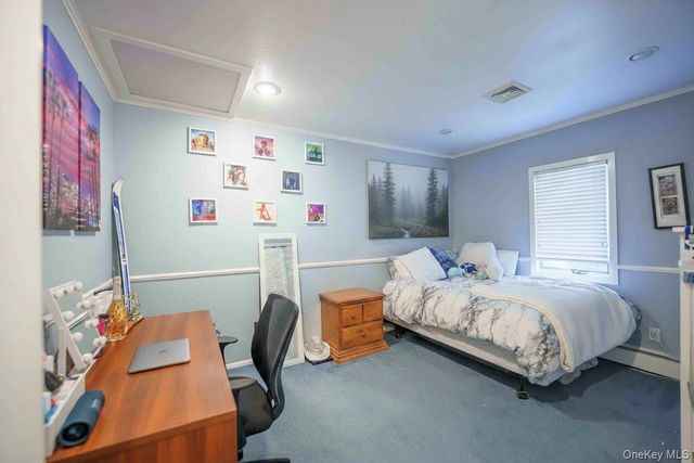 54 Farmington Lane, Melville, NY 11747