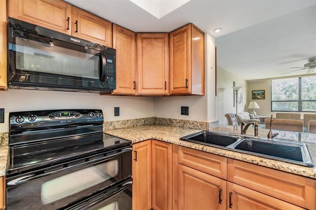 2621 COVE CAY DRIVE 302, Clearwater, FL 33760