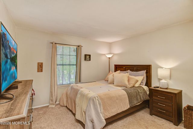 76 Bradford Court, Aberdeen, NJ 07747