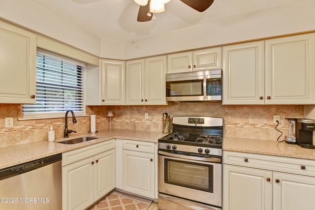 76 Bradford Court, Aberdeen, NJ 07747
