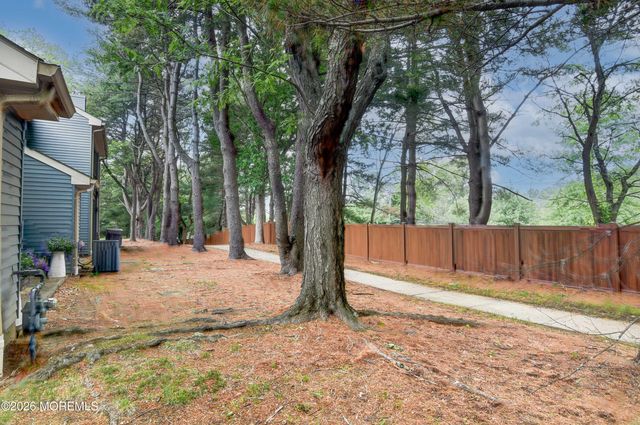 76 Bradford Court, Aberdeen, NJ 07747
