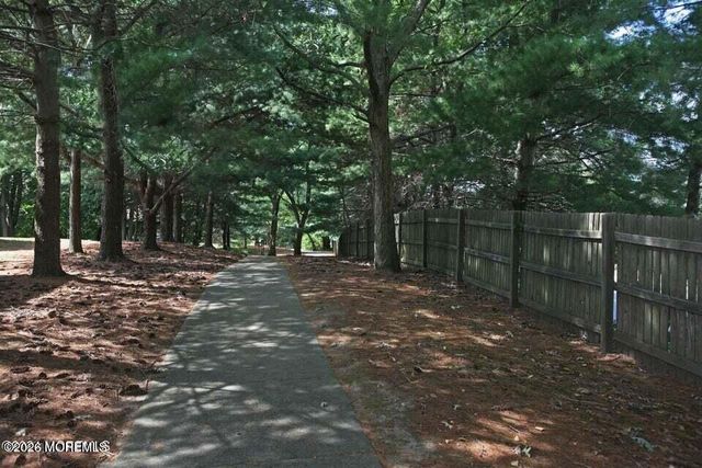 76 Bradford Court, Aberdeen, NJ 07747