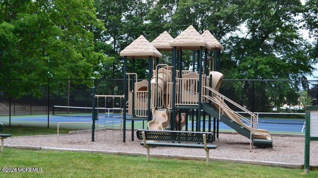 76 Bradford Court, Aberdeen, NJ 07747