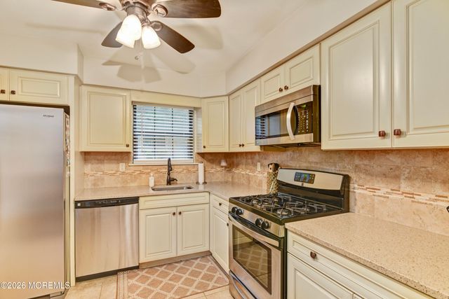 76 Bradford Court, Aberdeen, NJ 07747