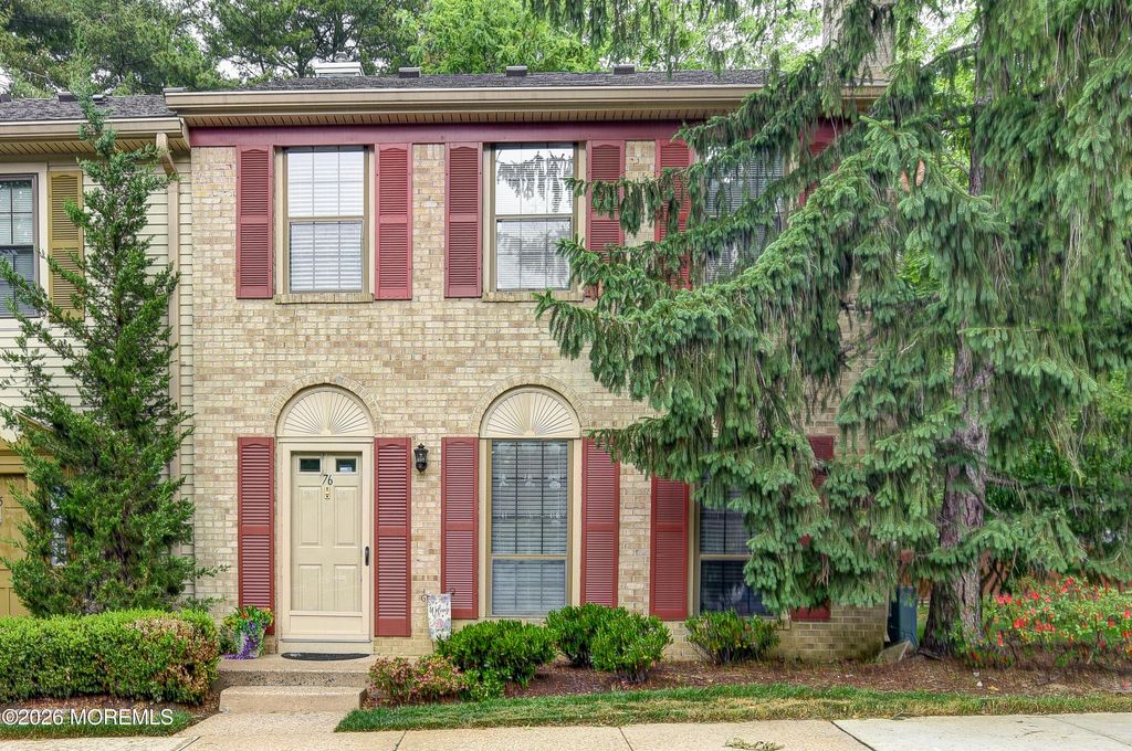 76 Bradford Court, Aberdeen, NJ 07747