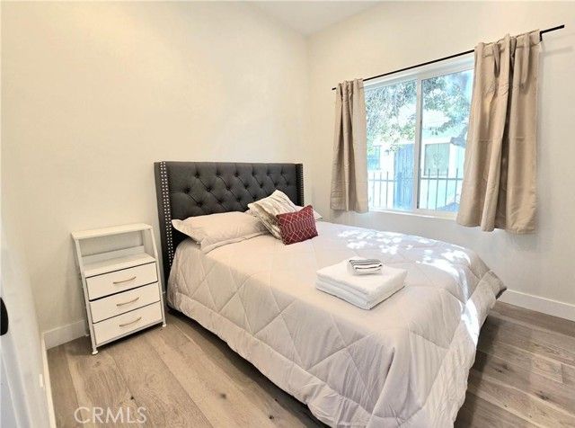 1225 W 41st 1227, Los Angeles, CA 90037