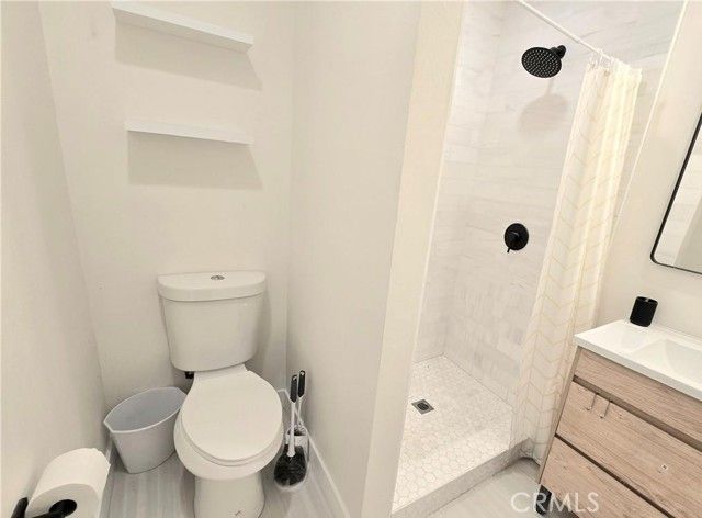 1225 W 41st 1227, Los Angeles, CA 90037