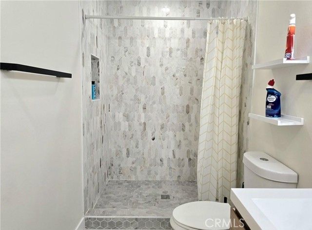 1225 W 41st 1227, Los Angeles, CA 90037