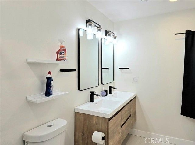 1225 W 41st 1227, Los Angeles, CA 90037