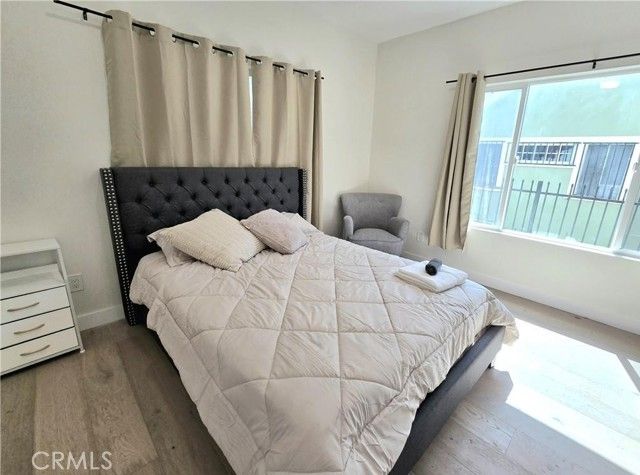 1225 W 41st 1227, Los Angeles, CA 90037