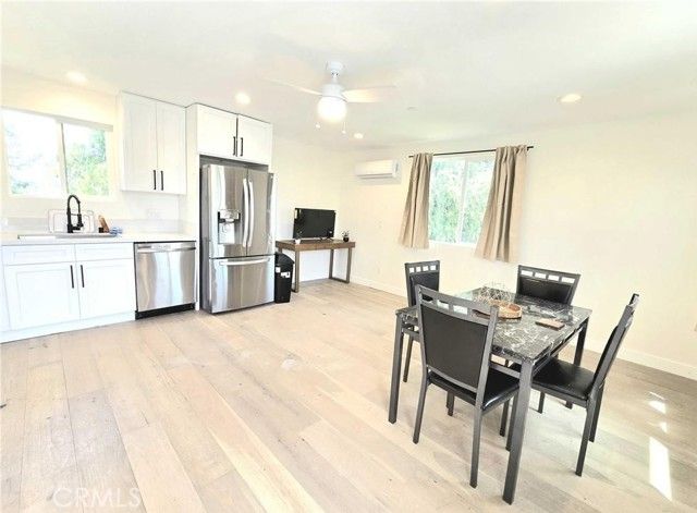 1225 W 41st 1227, Los Angeles, CA 90037