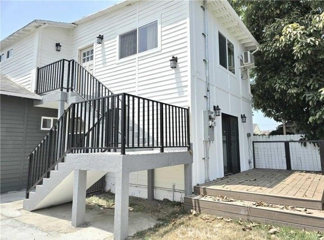 1225 W 41st 1227, Los Angeles, CA 90037