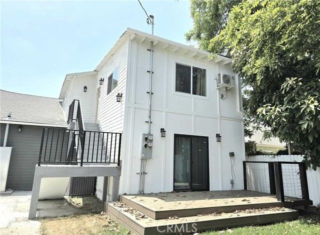 1225 W 41st 1227, Los Angeles, CA 90037
