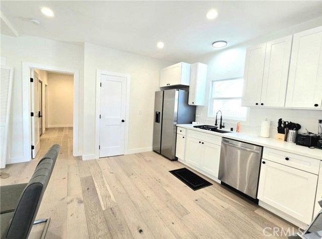 1225 W 41st 1227, Los Angeles, CA 90037