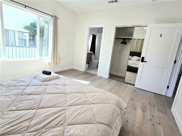 1225 W 41st 1227, Los Angeles, CA 90037