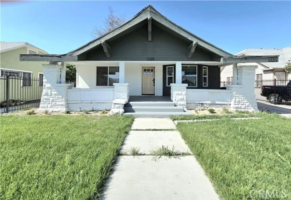 1225 W 41st 1227, Los Angeles, CA 90037