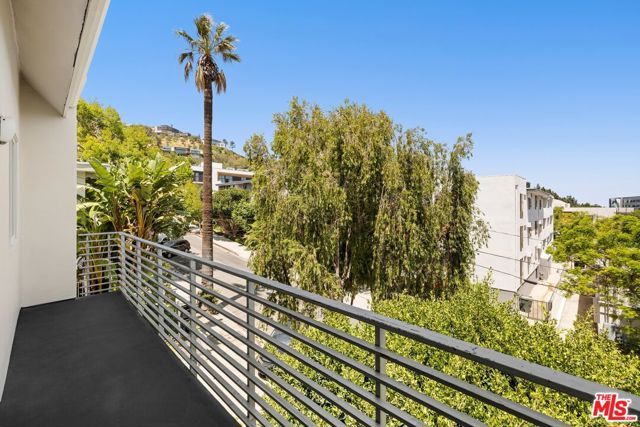1129 Larrabee Street 15, West Hollywood, CA 90069