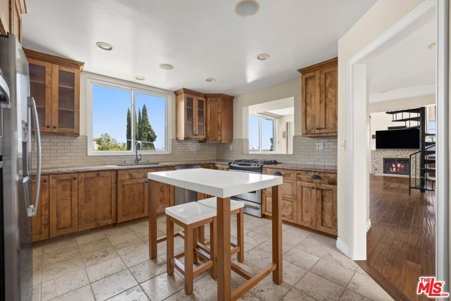 1129 Larrabee Street 15, West Hollywood, CA 90069