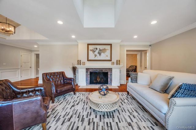 3 School House Lane, Great Neck, NY 11020