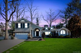 3 School House Lane, Great Neck, NY 11020