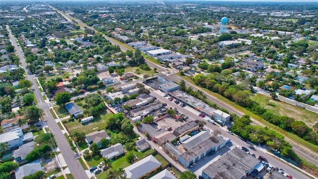 369 SE 2nd Avenue, Delray Beach, FL 33483