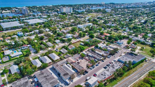 369 SE 2nd Avenue, Delray Beach, FL 33483