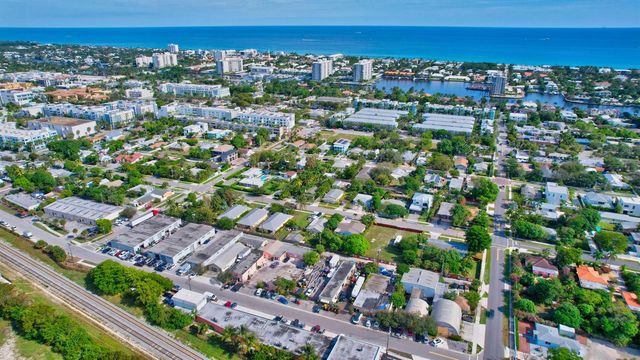 369 SE 2nd Avenue, Delray Beach, FL 33483