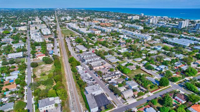 369 SE 2nd Avenue, Delray Beach, FL 33483